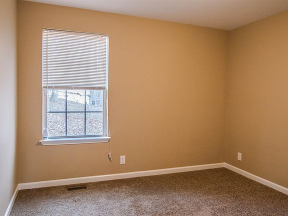 5th image of 531 Aspen Dr