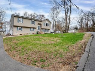 12 Dunican Ave, Naugatuck, CT 06770