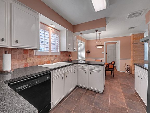 4th image of 1711 Shannon Valley Dr
