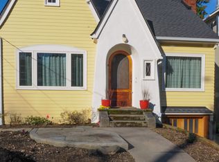 3911 Woodlawn Ave N, Seattle, WA 98103