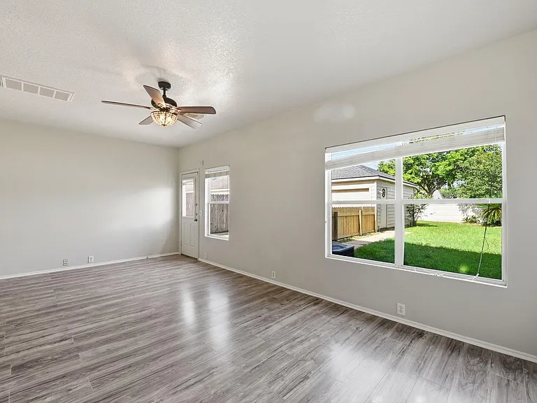 9631 Coyote Creek Dr — Photo 13