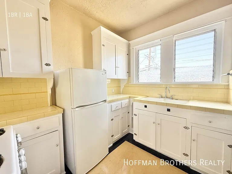 5953 1/2 Barton Ave — Photo 2