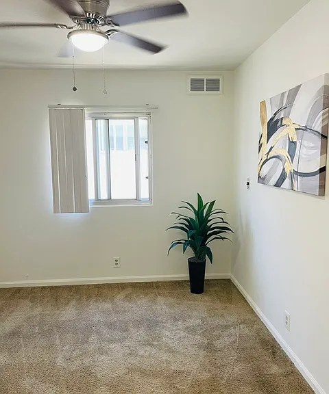 955 Hillcrest St #6 — Photo 8
