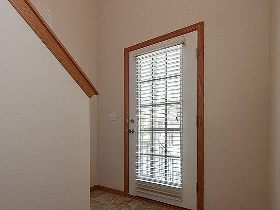 4th image of 910 Cortney Ln
