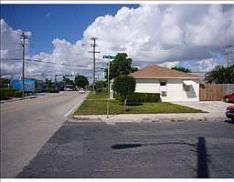 2nd image of 802 13th Ave N #A