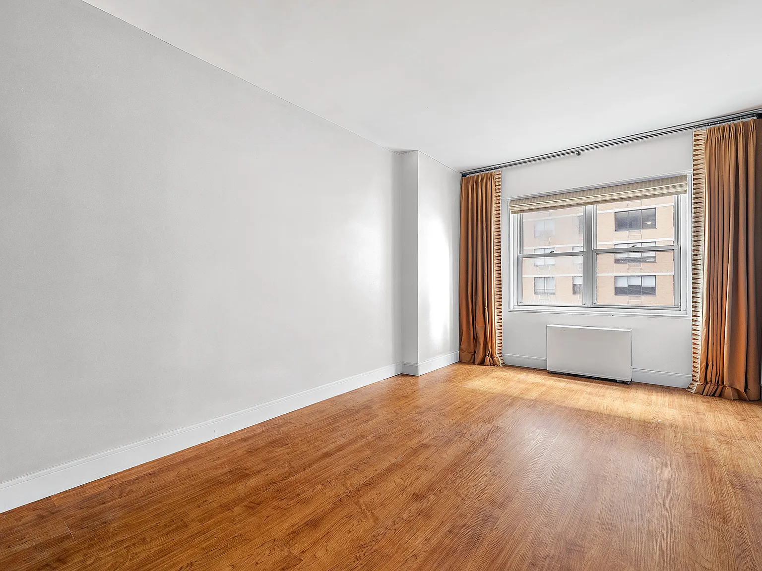 60 East 8th Street — Photo 4