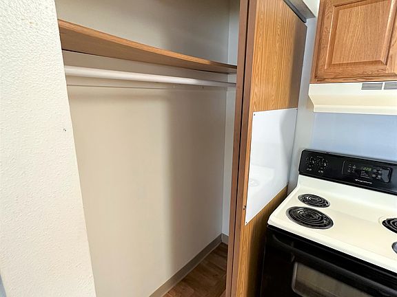 5th image of 315 S Marshall St #10946785