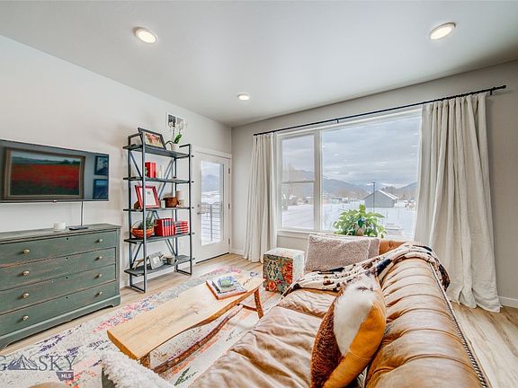 4th image of 2222A Willow Dr Unit 28