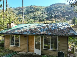 781 King Valley Dr, Maple Falls, WA 98266