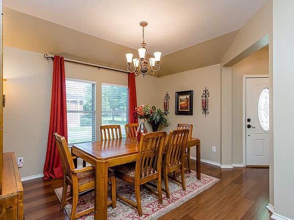 5th image of 1406 Rogers Lake Ln