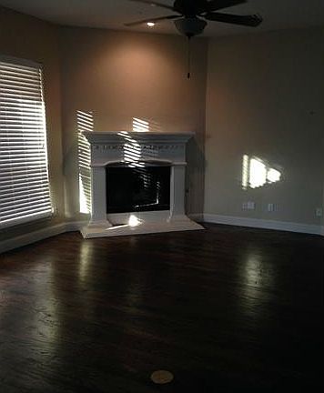 3rd image of 7308 Oakbury Ln