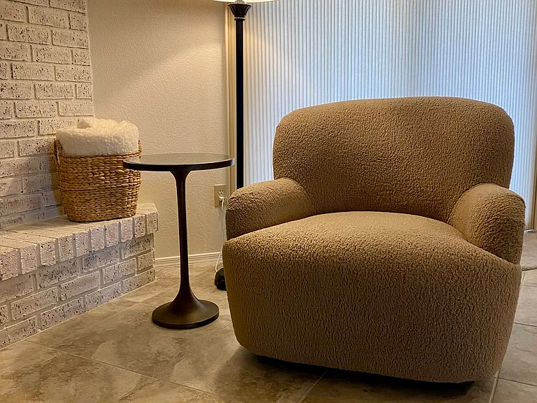 2460 W Catalpa Rd — Photo 20