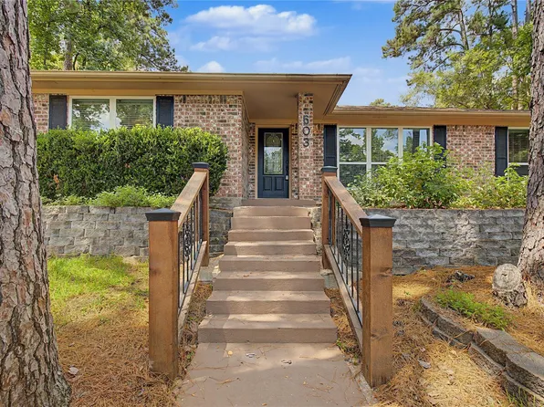 603 Hillcrest Dr, Huntsville, TX 77340