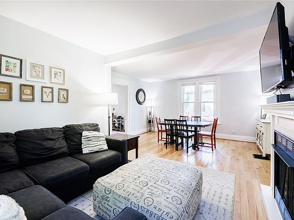 5th image of 107 Cypress St