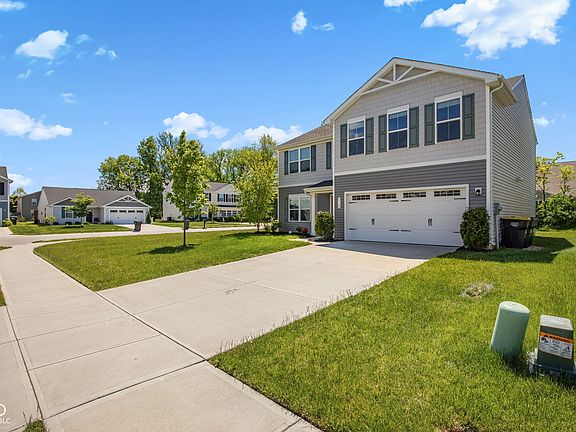 3rd image of 9760 Oak Grove Dr