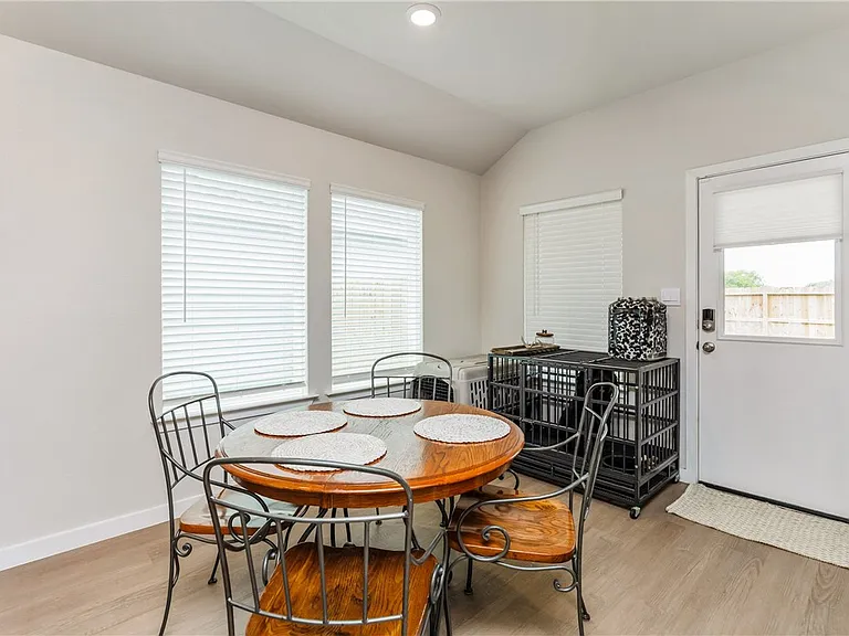 1905 Osbert Nelly Dr — Photo 14