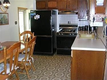 5th image of 3608 Oakview Dr
