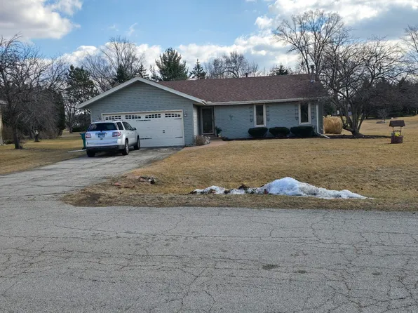 76 Quantico Dr, Rockton, IL 61072
