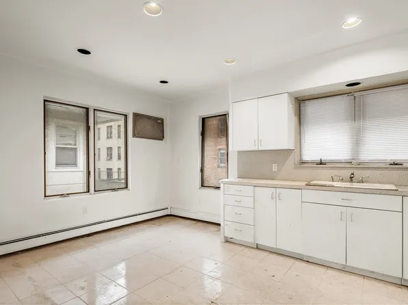 558 84th Street image 14 of 24