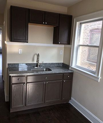 4th image of 4851 W Augusta Blvd