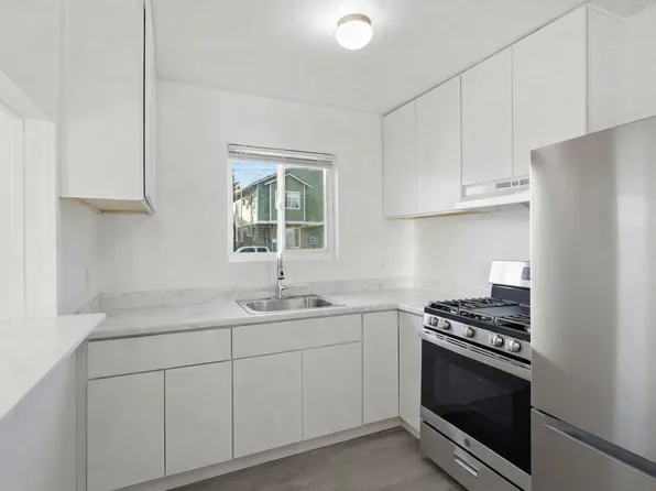 Freshly Updated 2BD/2BA First-Floor Apt, 128 Bixby St #4, Santa Cruz, CA 95060