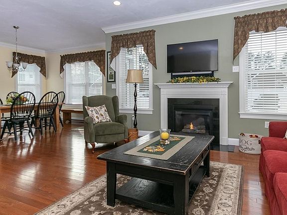 3rd image of 31 Saw Mill Ln