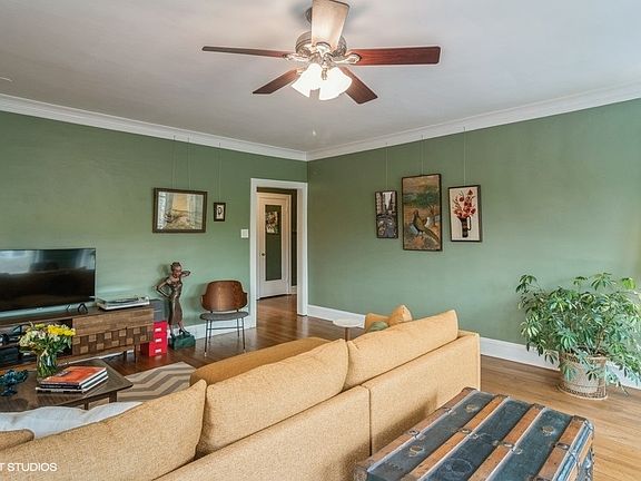 3rd image of 1511 W Thorndale Ave APT 3E