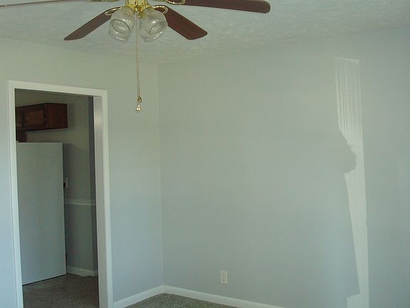 3rd image of 502B Gracy Ave