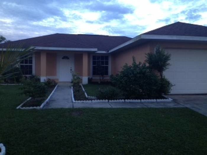 1st image of 409 Candlewick Cir E