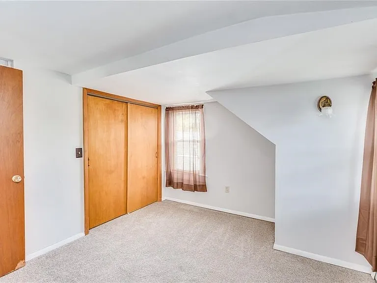 712 Emmett St — Photo 4