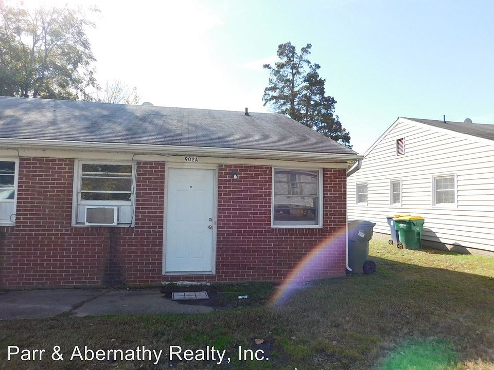 1st image of 902A Pine Ave