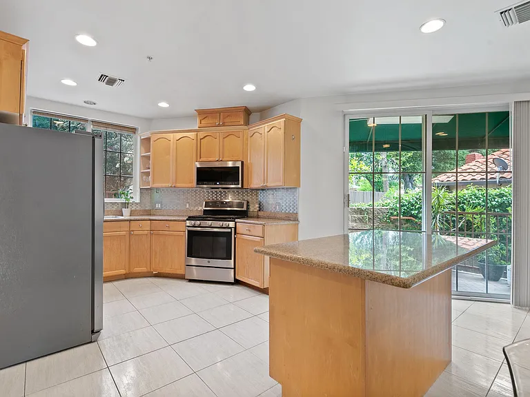 3960 Pennsylvania Ave #108 — Photo 5