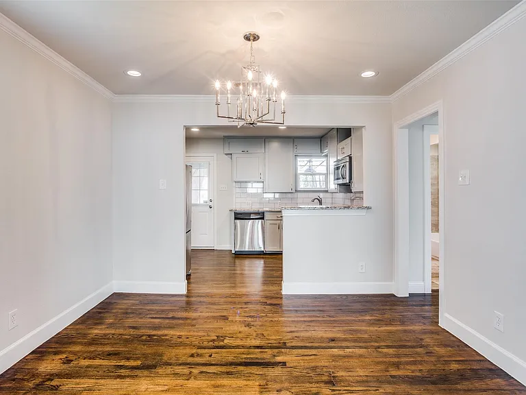 3147 Hedgerow Dr — Photo 22