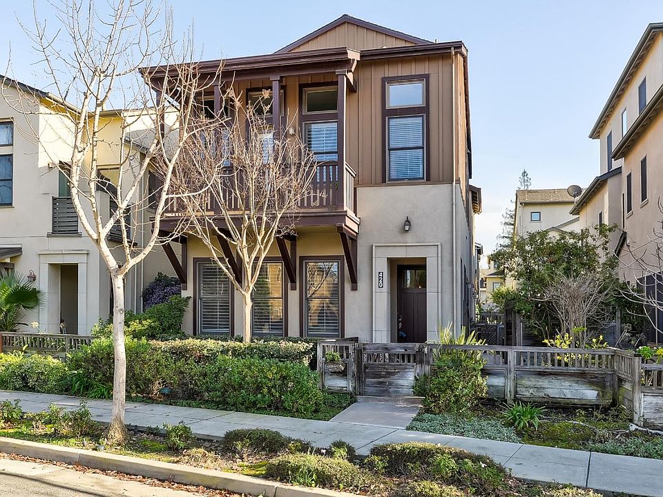 1st image of 420 Deodar St