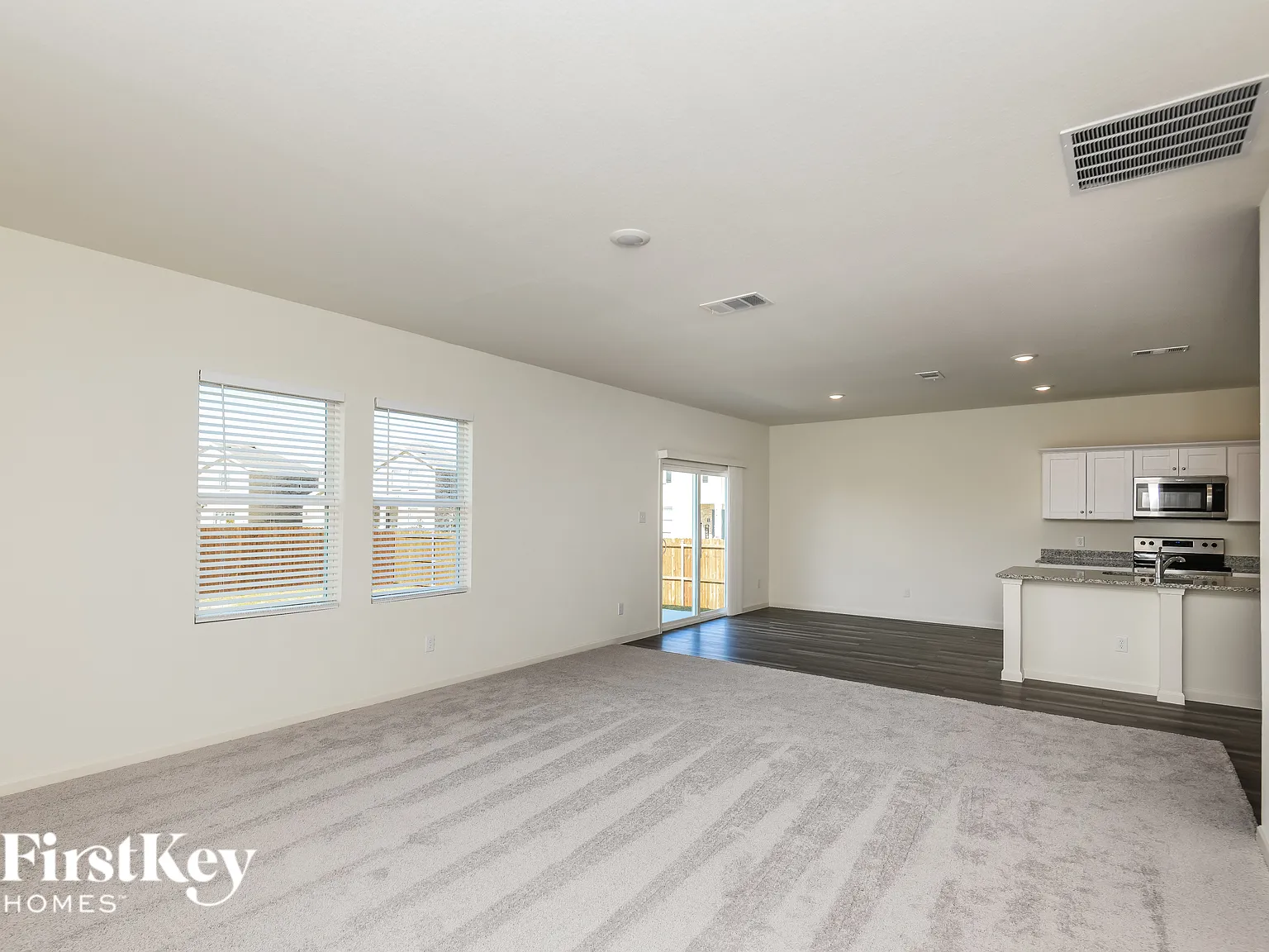4 bed, 2.0 bath, 2401 sqft, $2,905 — Photo 3