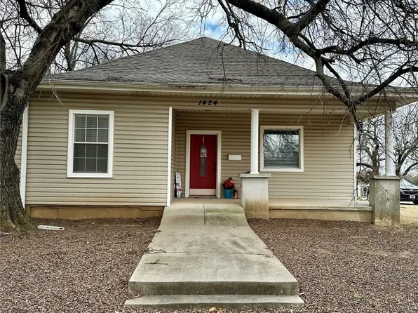 1424 W 1st St, Sulphur, OK 73086