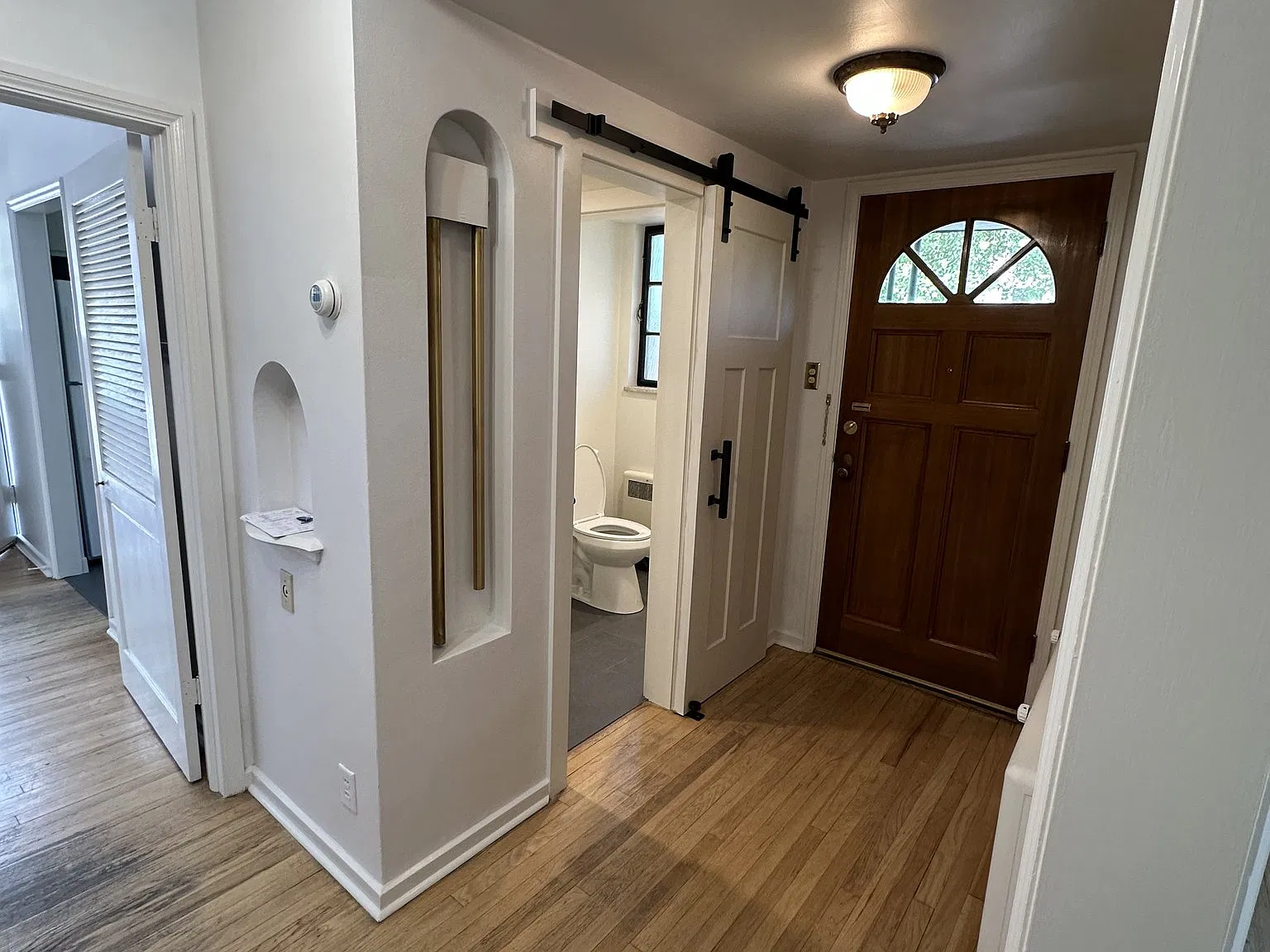 Capitol Hill Apartment — Photo 2