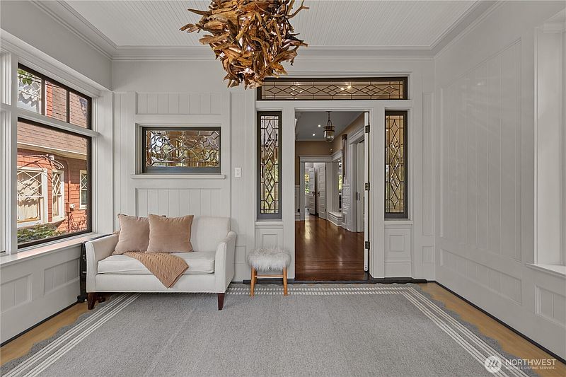 4th image of 1108 Harvard Avenue E