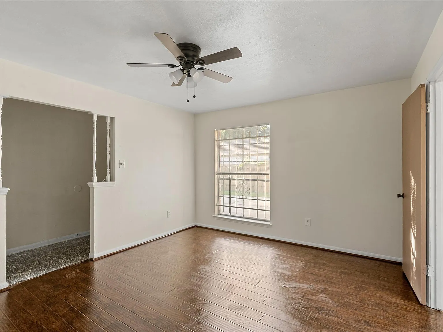 4 bed, 2.0 bath, 2117 sqft, $2,175 — Photo 4