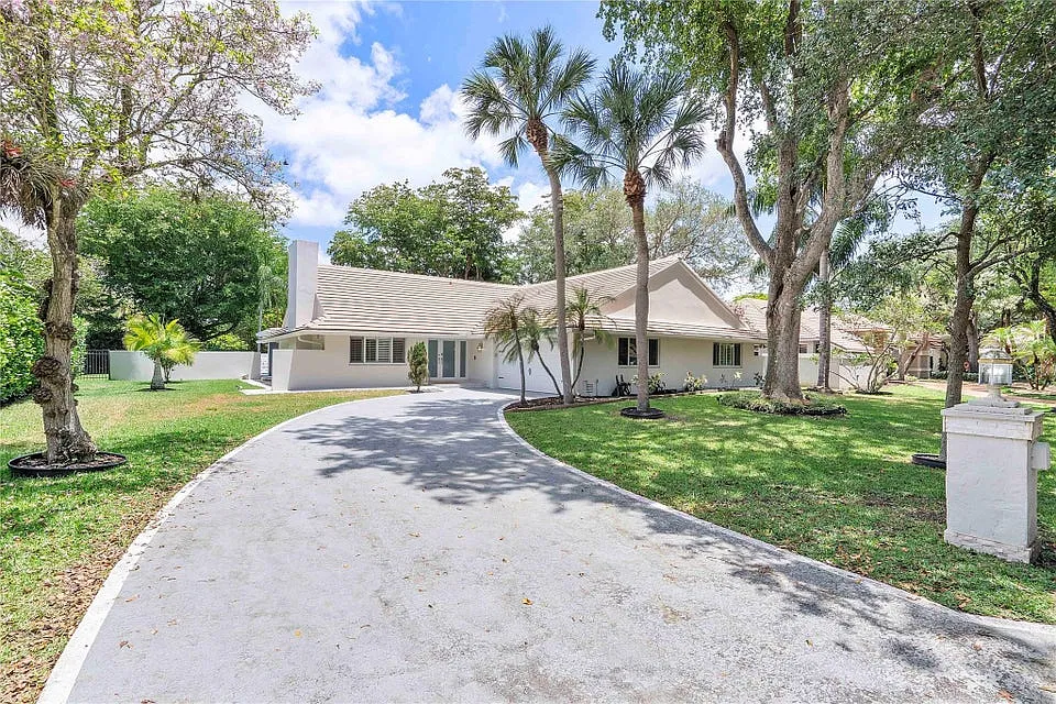 10209 Vestal Ct