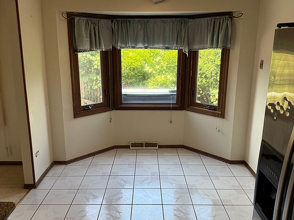 3rd image of 16752 Luella Ave
