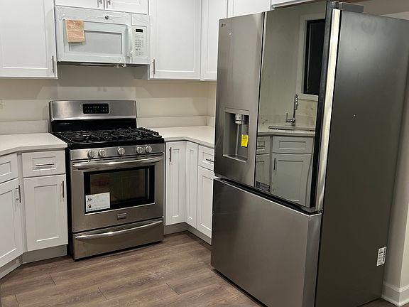 2nd image of 435 Echo Ln APT 1