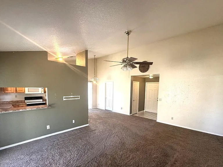 5602 W Yucca St — Photo 6
