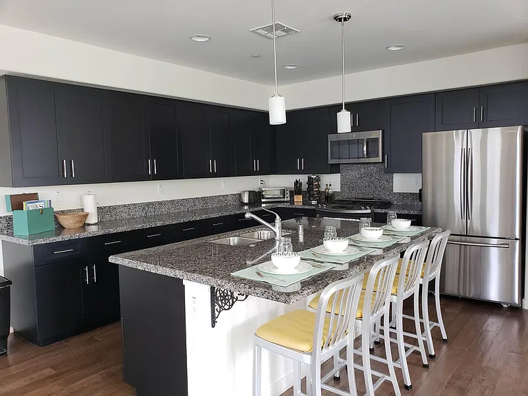 381 Juniper Ave — Photo 4