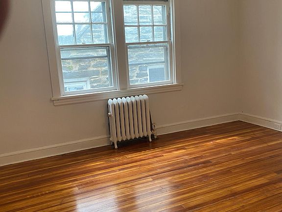 4th image of 290 E Sidney Ave #1