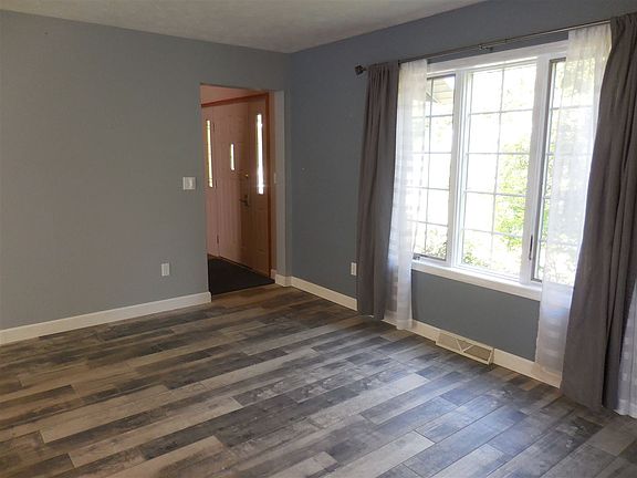 4th image of 855 E Orianna Dr