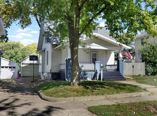 12 Felton Pl, Bloomington, IL 61701