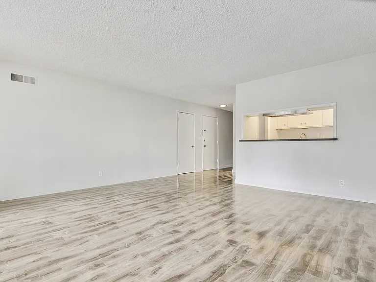 1428 Lyndon St #4 — Photo 3