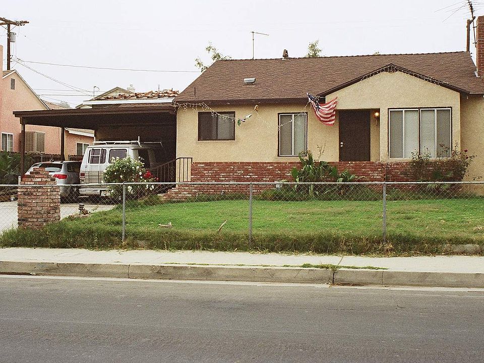 4 bed+2baths 1/4 acre
