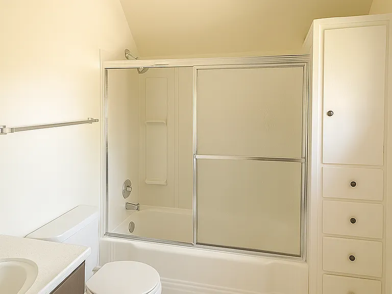 434 S Black Ave #3 — Photo 3